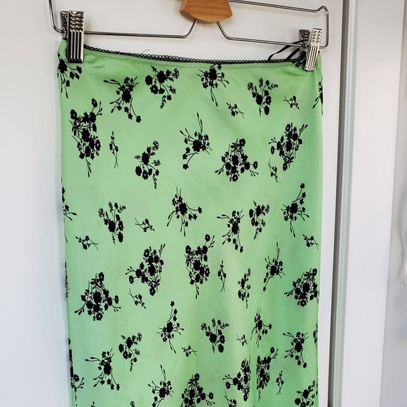 Topshot satin skirt - Picture 5 of 6